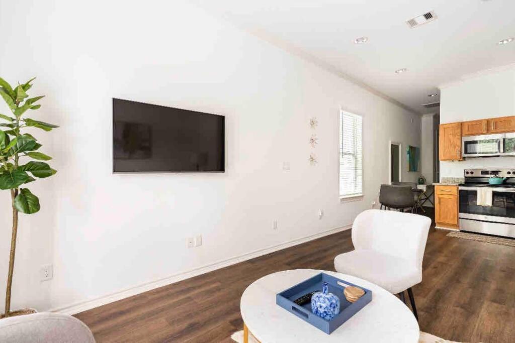 Urban Chic Living Minutes To I-45 And I-610 #B Villa Houston Exterior photo